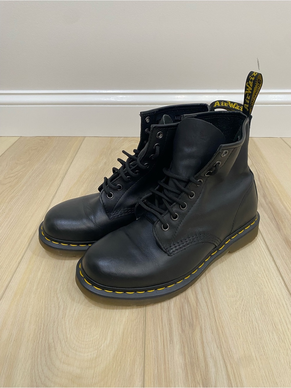 Dr. Martens 11832 Black Leather 8-Eye Boots Men's 8 / Women's 9